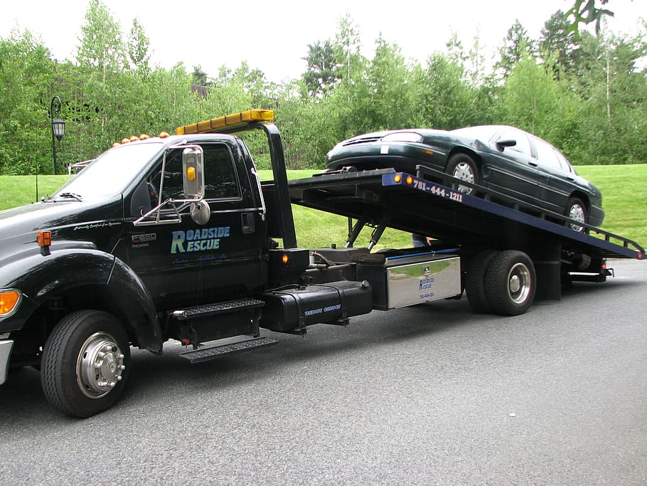Is There a Towing Company that Offers 24/7 Emergency Towing Services